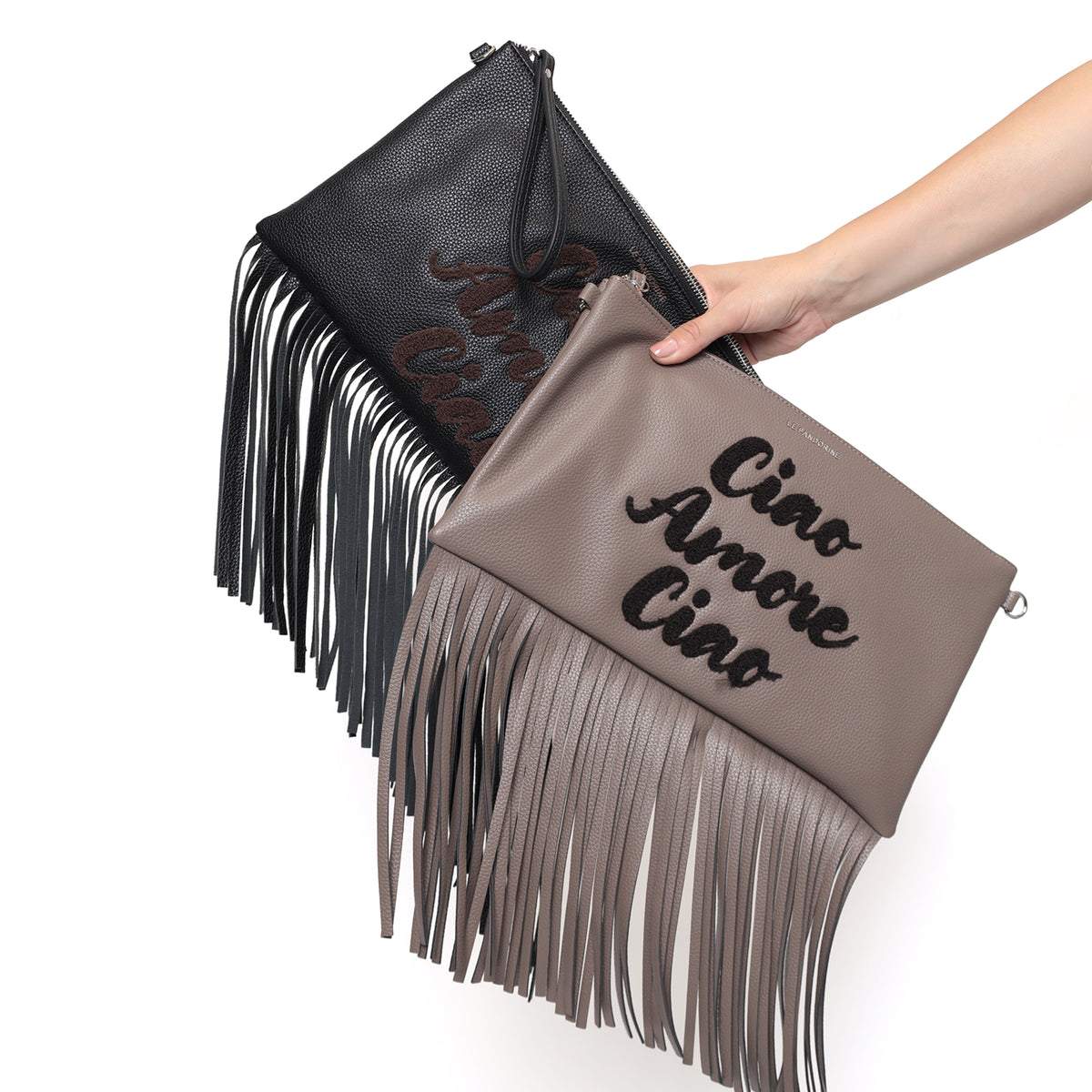 PF2634B58.C99 - Pochette a tracolla Siviglia con frange colore nero - BLACK | Le Pandorine