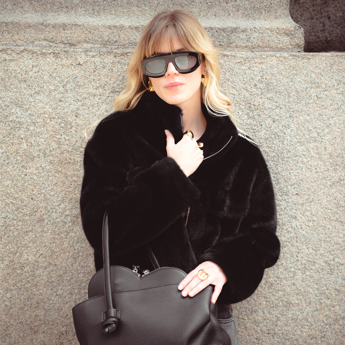 Giacca in pelliccia sintetica colore nero - BLACK | Le Pandorine