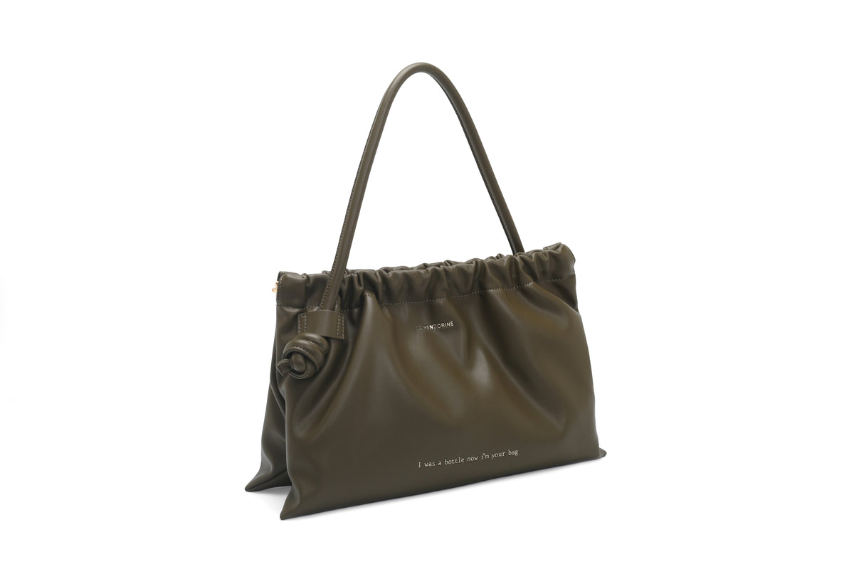 PF263B540.C41 - Borsa a spalla Bottle in materiale riciclato colore verde militare - VERDE | Le Pandorine